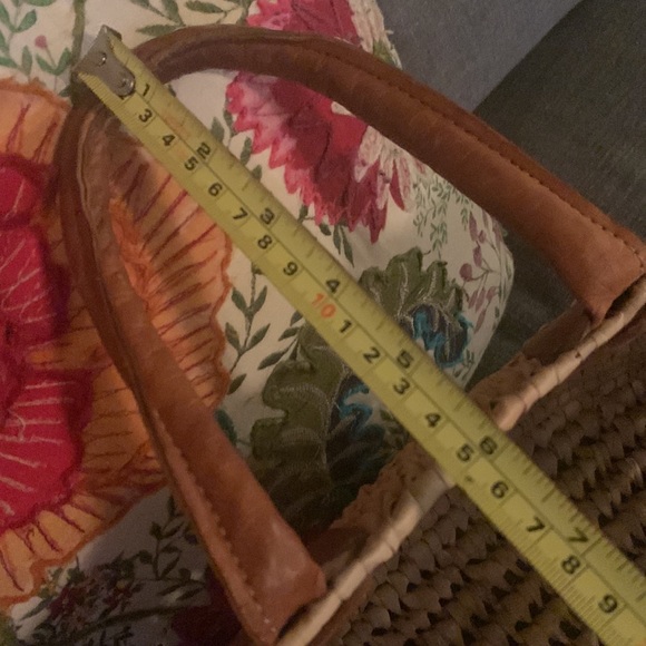 Large Straw Bag W/ Leather Handles - Picture 9 of 11